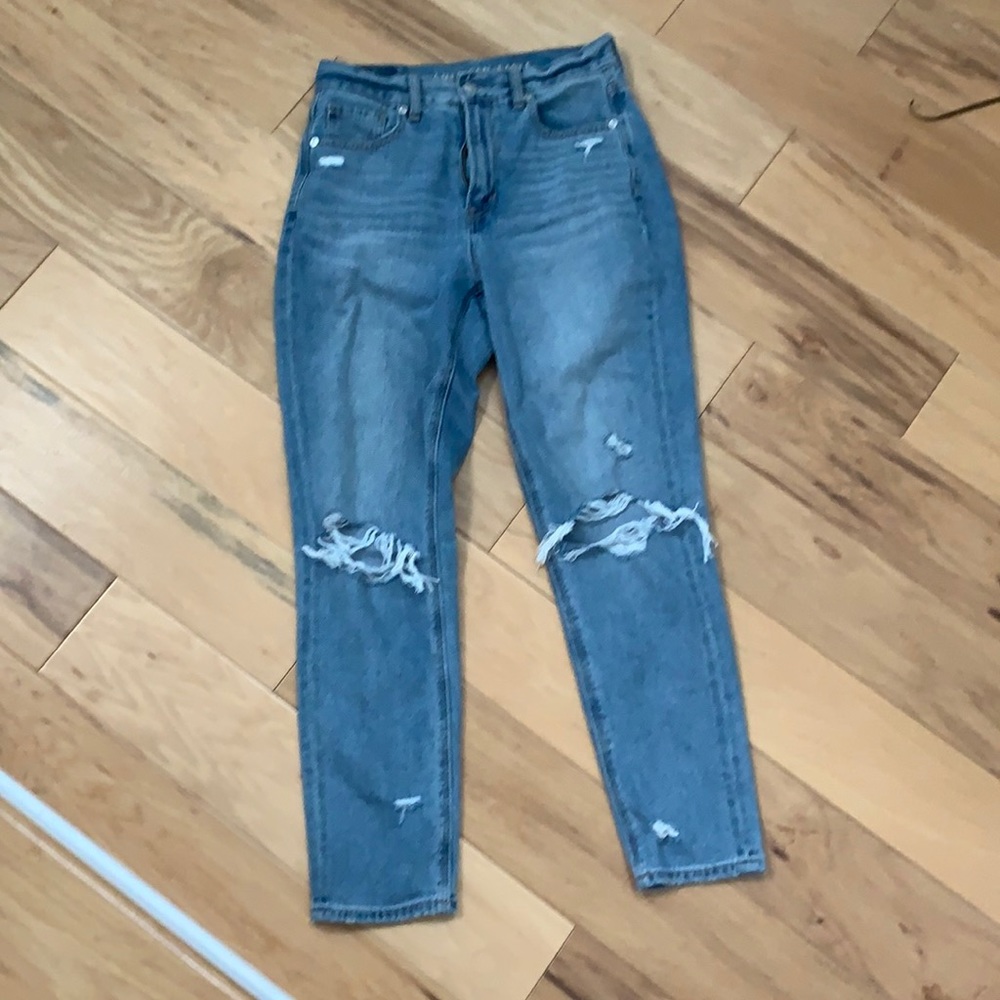 American Eagle Mom Jeans High Rise